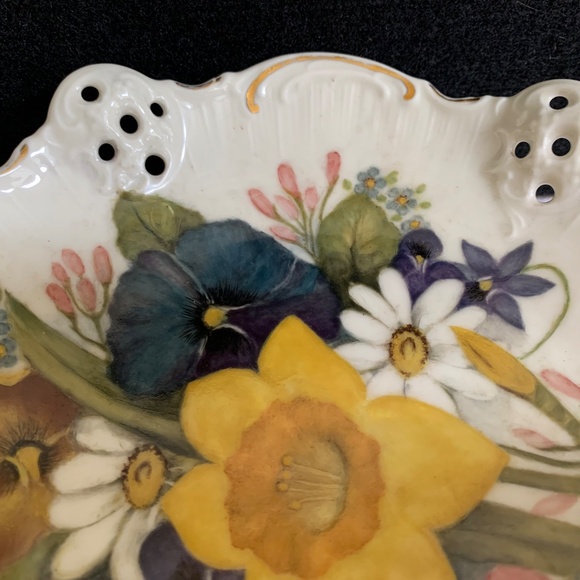 Rosenthal Classic Rose Collection, Footed Plate Bowl - Picture 3 of 5
